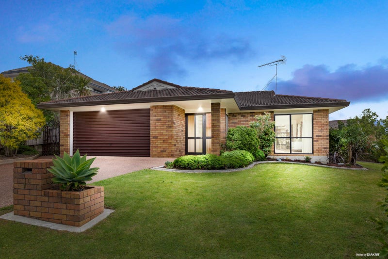 1A Perendale Close, Somerville, Manukau - Carousel 1