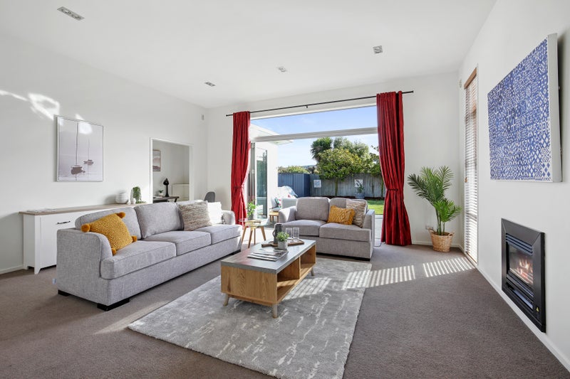 19 Mariposa Crescent, Aidanfield, Christchurch - Carousel 2