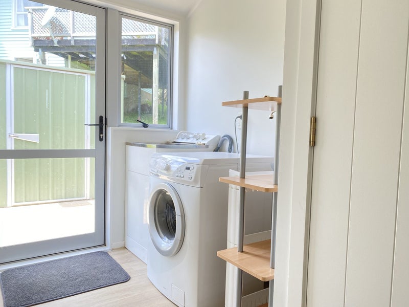 8 Phillip Avenue, Glen Eden, Auckland - Carousel 2