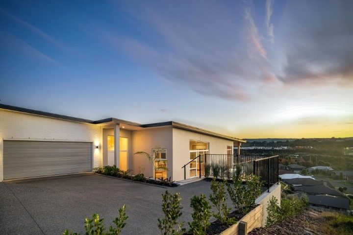 15 Gyle Place, Pyes Pa, Tauranga - Carousel 1