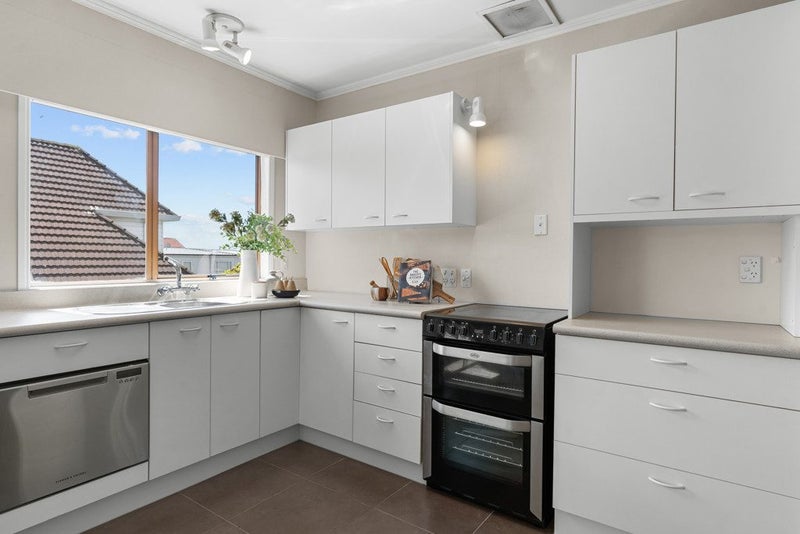 1/54 Challenger Street, Saint Heliers, Auckland - Carousel 2