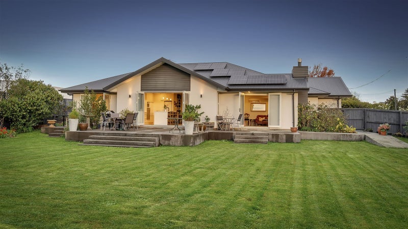 10 Queens Avenue, Merivale, Christchurch - Carousel 1