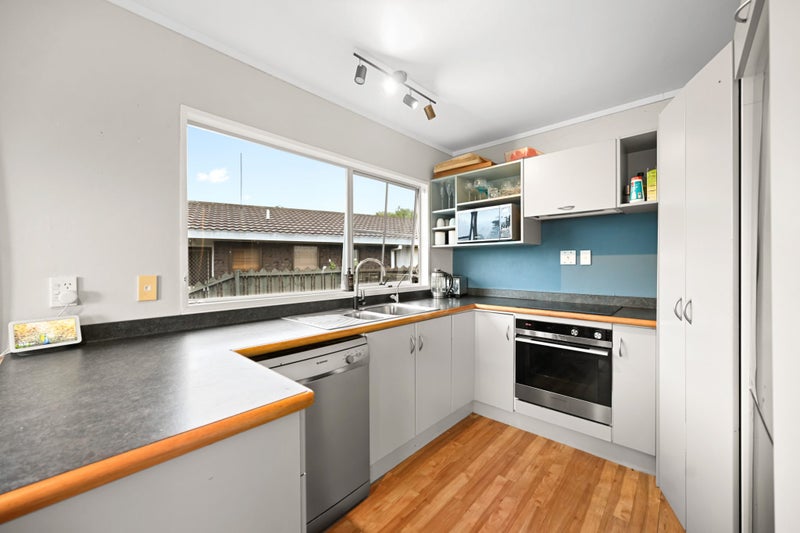 39 Sheridan Crescent, Leamington, Cambridge - Carousel 2