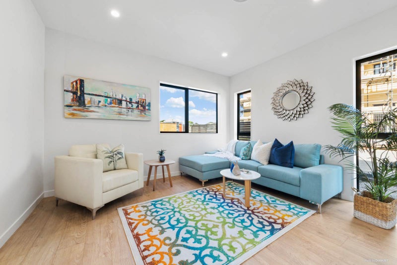 13 Hava place, Green Bay, Auckland - Carousel 2