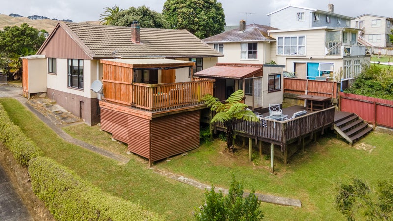 25 Waihemo Street, Waitangirua, Porirua - Carousel 23