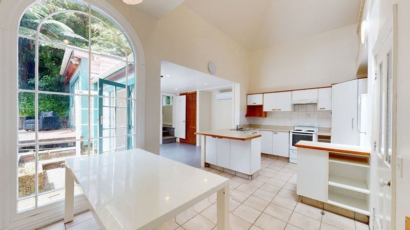 34 Devon Street, Aro Valley, Wellington - Carousel 1