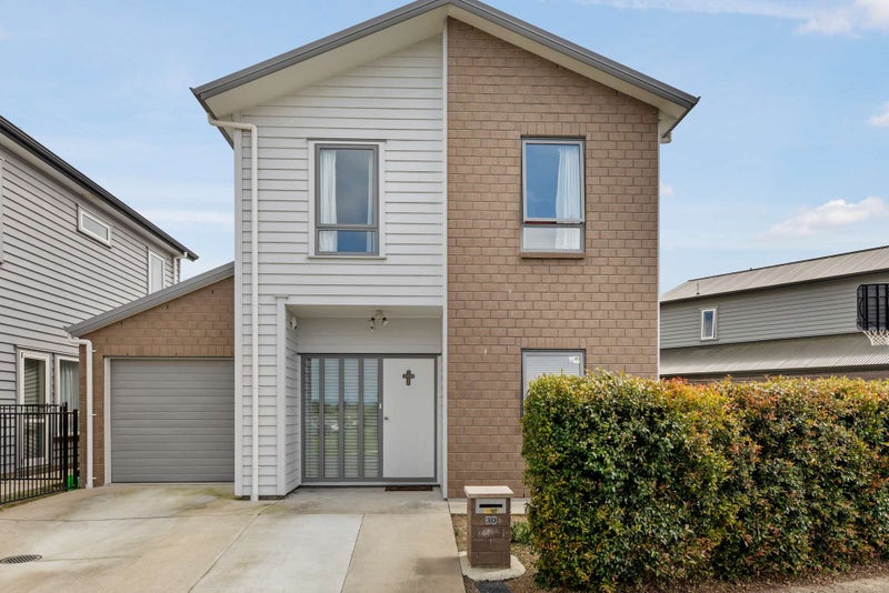 30 Ipukarea Street, Weymouth, Auckland - Carousel 1