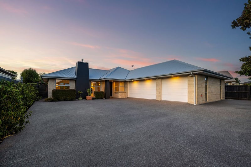 5 Foresters Crescent, Parklands, Christchurch - Carousel 1