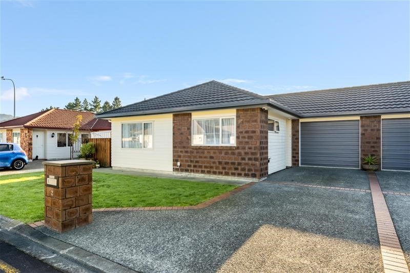 2 Woodland Mews, Wainuiomata, Lower Hutt - Carousel 1