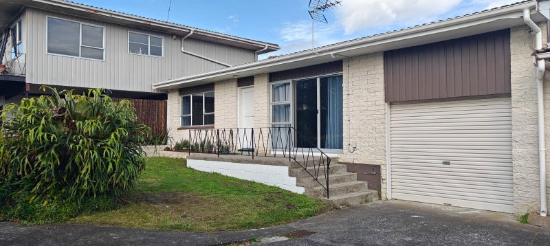 2/33 Saxon Street, Waterview, Auckland - Carousel 1