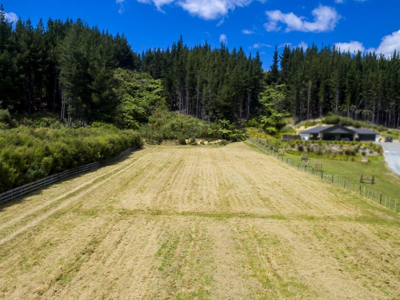 20C Stroma Way, Timberlea, Upper Hutt - Carousel 1