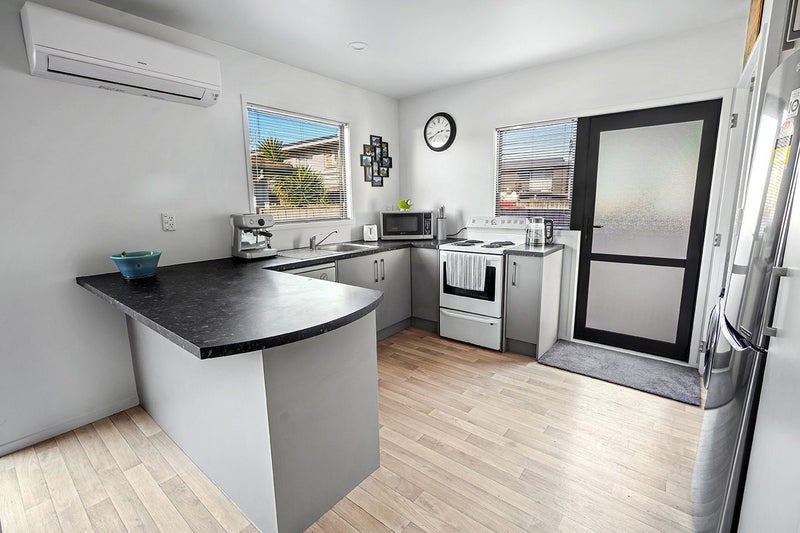 34E York Street, Hamilton East, Hamilton - Carousel 1