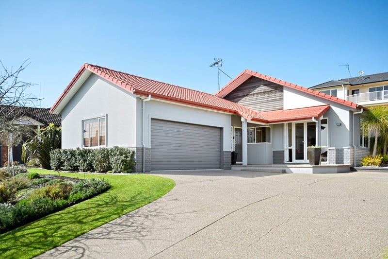 18 Chapel Hill, Rototuna, Hamilton - Carousel 1