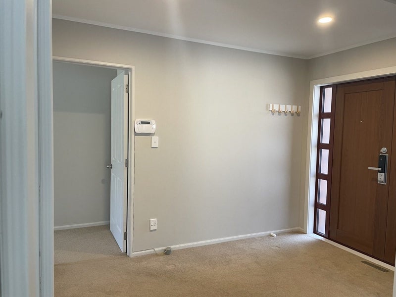 16 Yarlside Place, Northpark, Auckland - Carousel 25