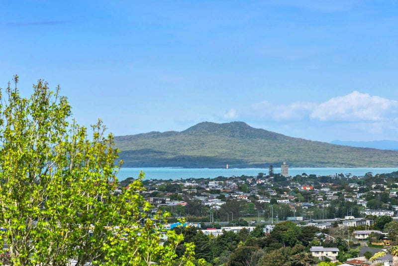 627 Glenfield Road, Tōtara Vale, Auckland - Carousel 2