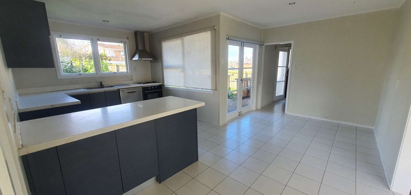 149 Reeves Road, Pakuranga Heights, Auckland - Carousel 1
