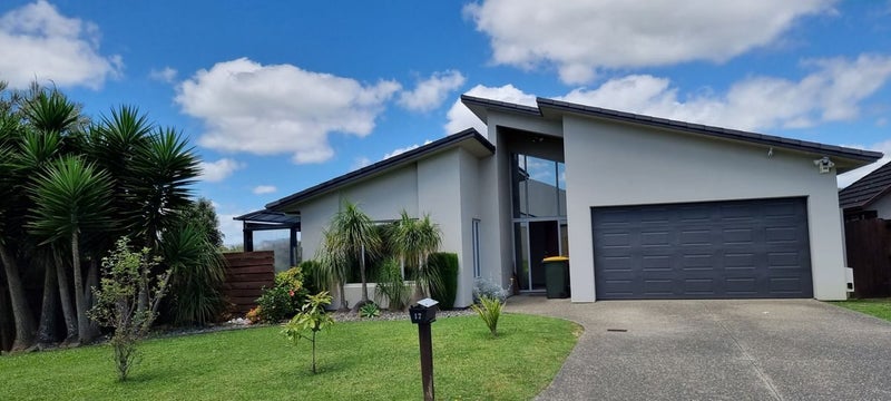 17 Treneary Lane, Flat Bush, Auckland - Carousel 1