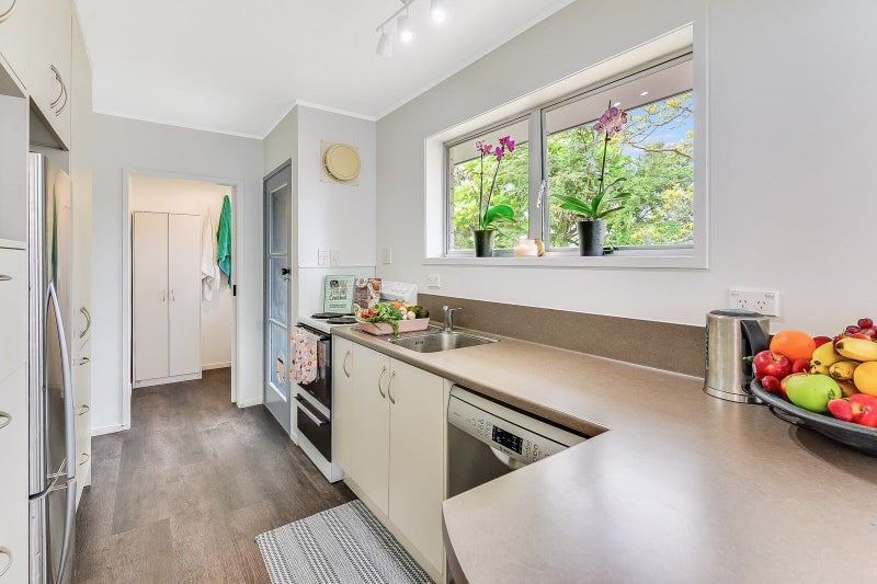 13 Cowen Place, Chartwell, Hamilton - Carousel 11