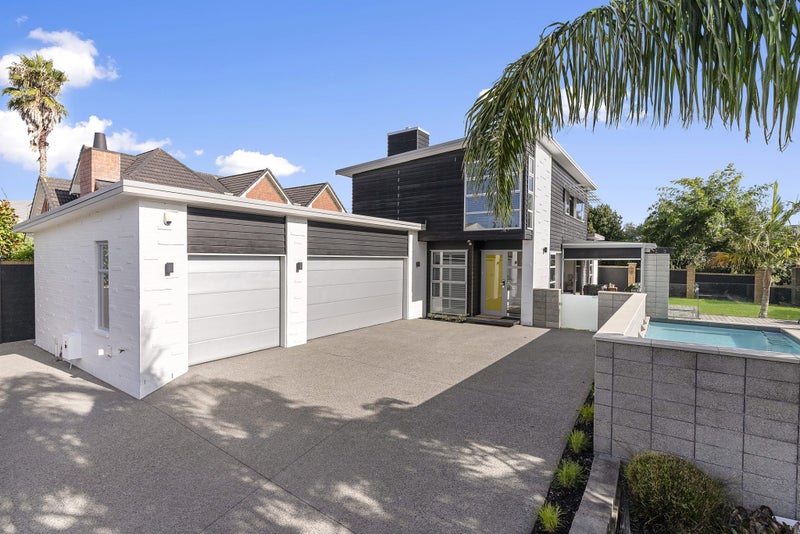 28 The Mews, Shamrock Park, Auckland - Carousel 1
