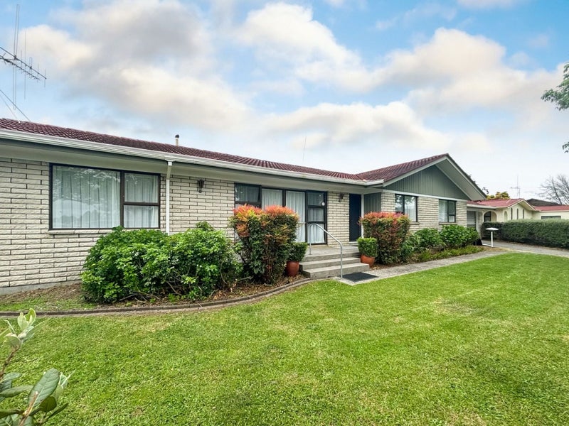146 Totara Drive, Pukete, Hamilton - Carousel 1