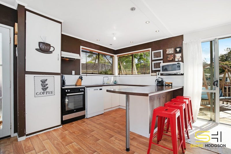 49 Urlich Drive, Ranui, Auckland - Carousel 2
