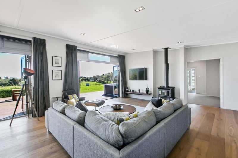 35 Old Barn Road, Papakura - Carousel 2