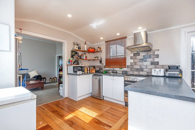 19 Manson Street, Terrace End, Palmerston North - Carousel 2