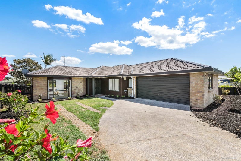 6 Robina Court, Burswood, Auckland - Carousel 1