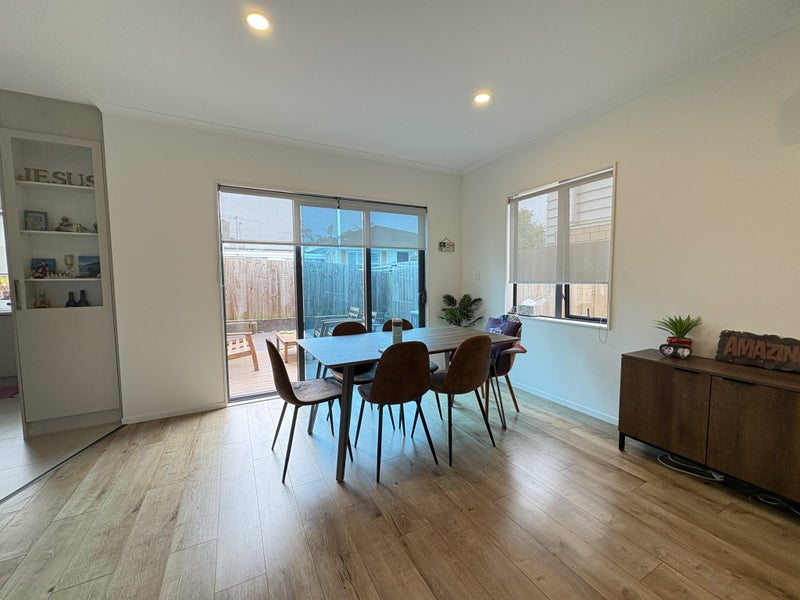 1B Cromdale Avenue, Howick, Auckland - Carousel 2
