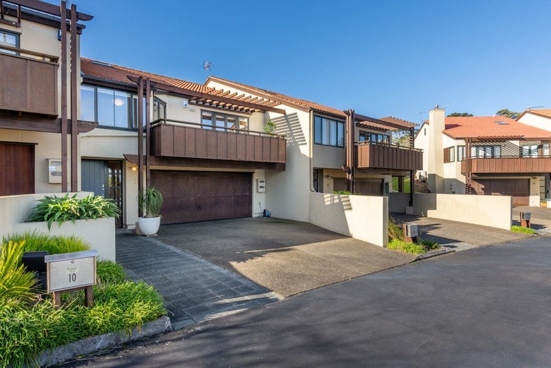 10/8 Tobago Place, Sunnynook, Auckland - Carousel 1
