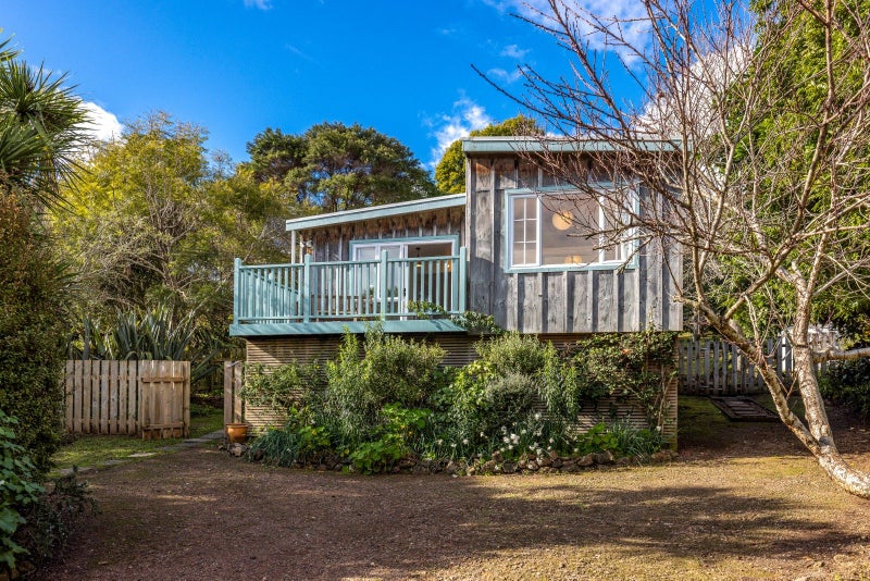 53 Whakarite Road, Ostend, Waiheke Island - Carousel 2