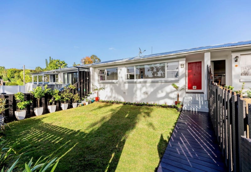 2B Hubert Henderson Place, Remuera, Auckland - Carousel 1
