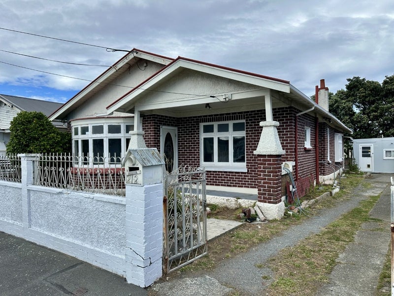 212 Coutts Street, Rongotai, Wellington - Carousel 1