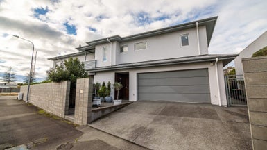 7 Kenny Avenue, Ahuriri, Napier - Carousel 1