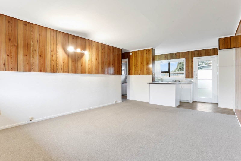 2/124 Kolmar Road, Papatoetoe, Auckland - Carousel 2