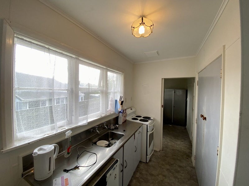 1/276 Dowse DR, Maungaraki, Lower Hutt - Carousel 2