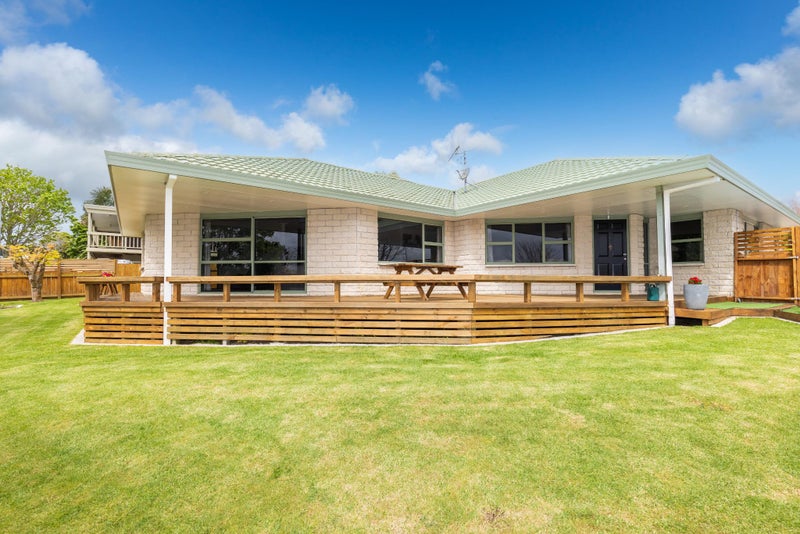 49 Western Heights Drive, Western Heights, Hamilton - Carousel 1