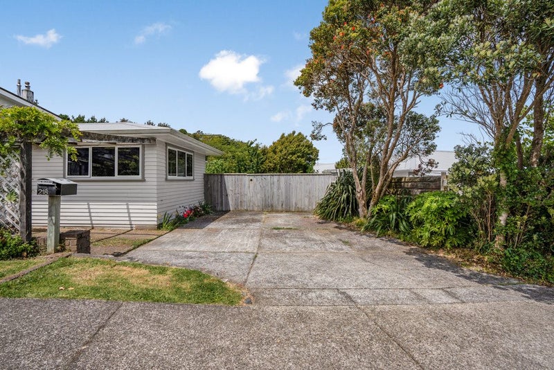 218 Dowse Drive, Maungaraki, Lower Hutt - Carousel 2