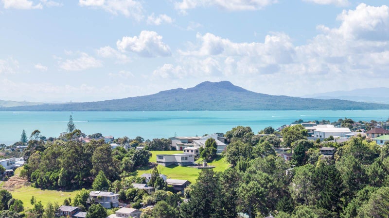 166 Browns Bay Road, Murrays Bay, Auckland - Carousel 1