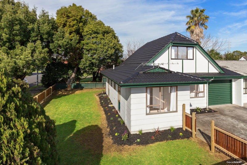 1/43 Challen Close, Conifer Grove, Takanini - Carousel 1