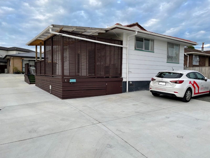 5 Damson Place, Bucklands Beach, Auckland - Carousel 2