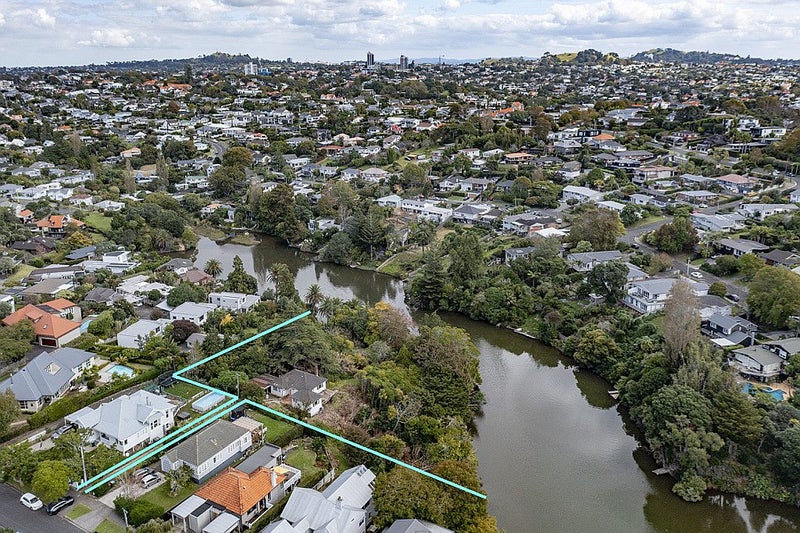 100 Waiatarua Road, Remuera, Auckland - Carousel 2