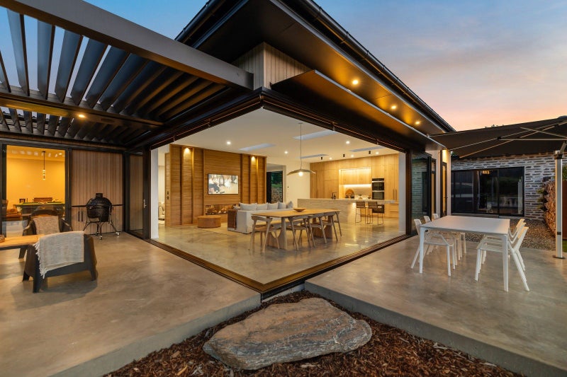 214 Mcdonnell Road, Queenstown - Carousel 2