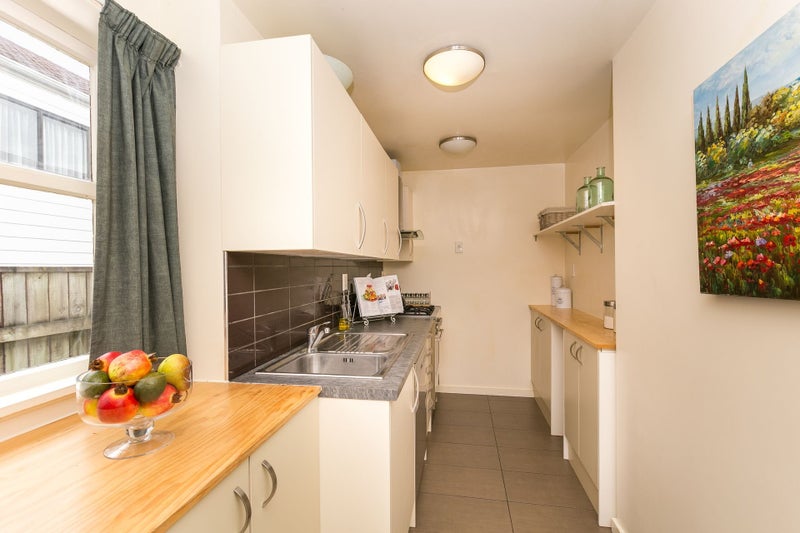 92 Wallace Street, Mount Cook, Wellington - Carousel 2