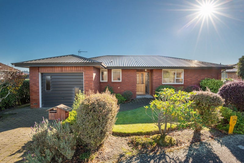34 Burgess Street, Green Island, Dunedin - Carousel 1