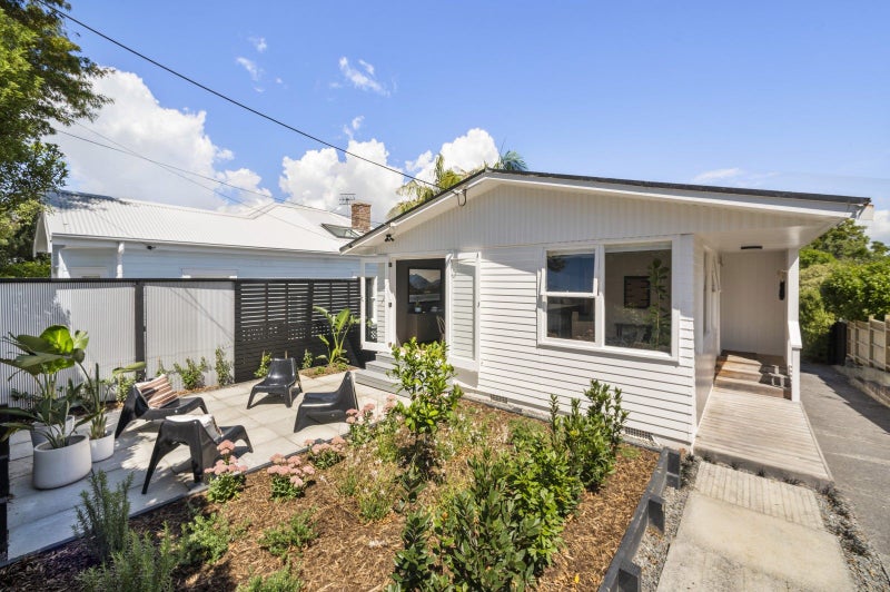 11 High Street, Devonport, Auckland - Carousel 1