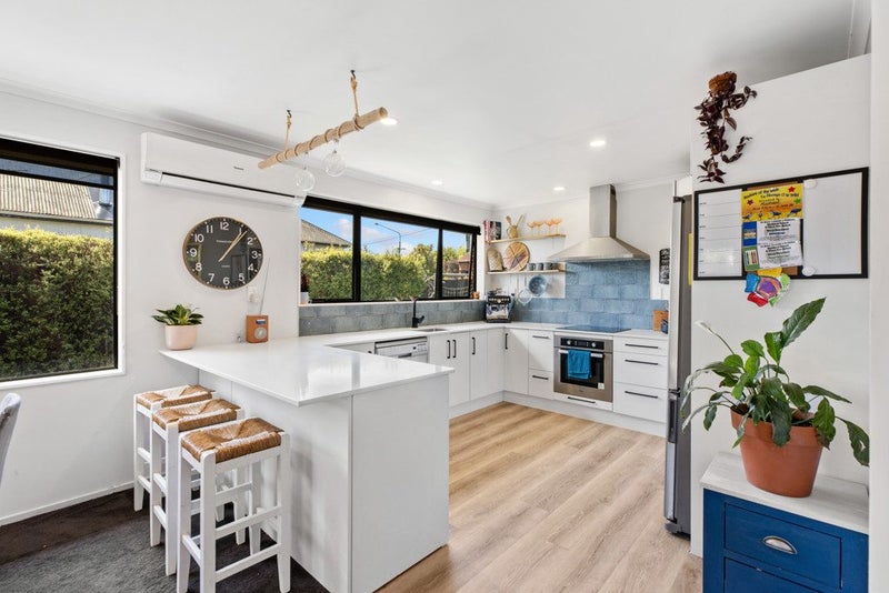 9 Manahi Place, Woodend, Woodend - Carousel 1