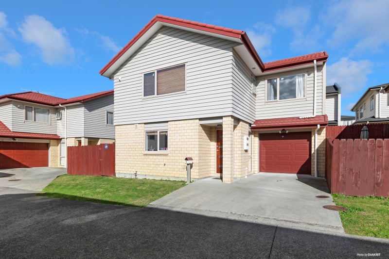 16 Tavua Lane, Ranui, Auckland - Carousel 1