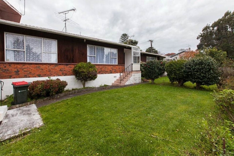 1/71 Pah Road, Epsom, Auckland - Carousel 1