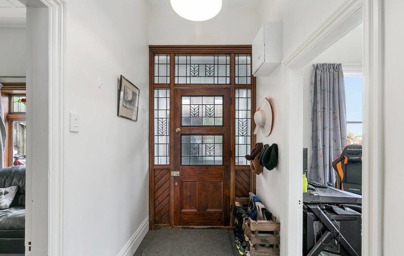42 Garden Road, Northland, Wellington - Carousel 2